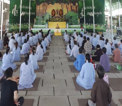 Tu một ngày tại chùa Hoằng Pháp Cambodia