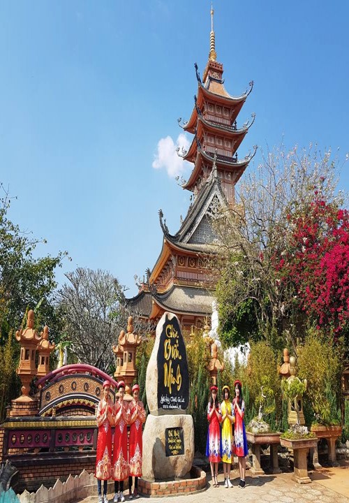 Đầu xuân khấn nguyện