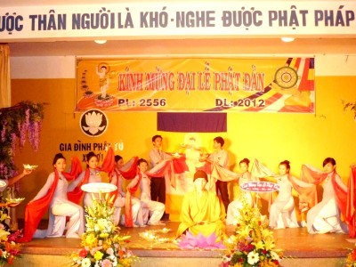 Nghe nhạc Phật đản