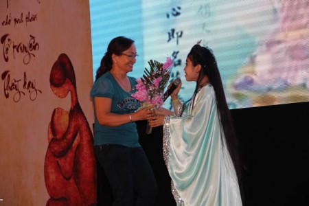 Trịnh Nguyễn Hồng Minh và các ca sĩ nổi tiếng tham gia đêm văn nghệ từ thiện