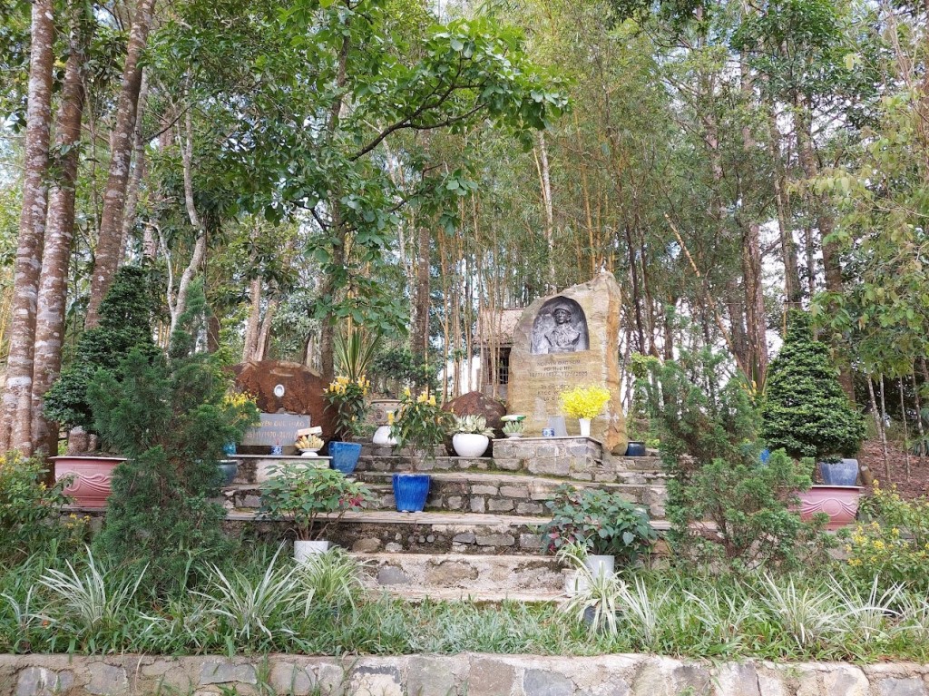 doi-thong-phuong-boi-tu-phuong-boi-am-den-tung-lam-that4.jpg