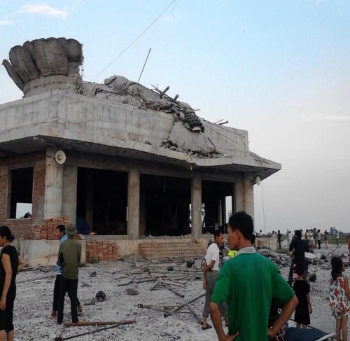 Tượng Phật cao 45m đang hoàn thiện bất ngờ sập đổ