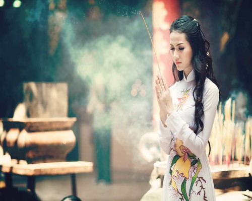 Ứng xử của người Phật tử đi chùa trong ca dao - tục ngữ