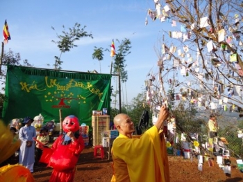 Đăk Nông: Chùa Hoa Khai tưng bừng mang xuân Di Lặc đến với mọi người