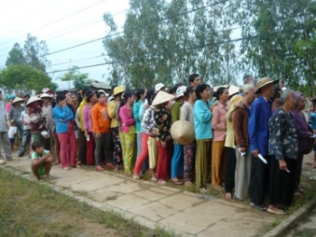 Đồng Tháp: Chùa Triêm Phước tặng quà cho bà con nghèo