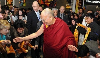 Đức Đạt Lai Lạt Ma đàm luận với Phật tử Thái Lan