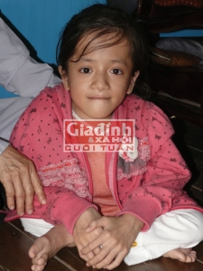 Chuyện lạ về cô bé vừa biết nói đã niệm Phật (1)