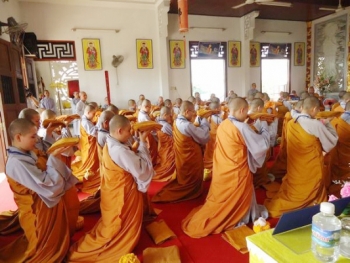 Đại giới đàn Bồ tát Quảng Đức  Tấn đàn truyền giới cho Giới tử Ni