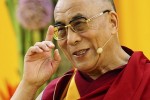 Bởi chúng ta không thể thay đổi được thế giới xung quanh...